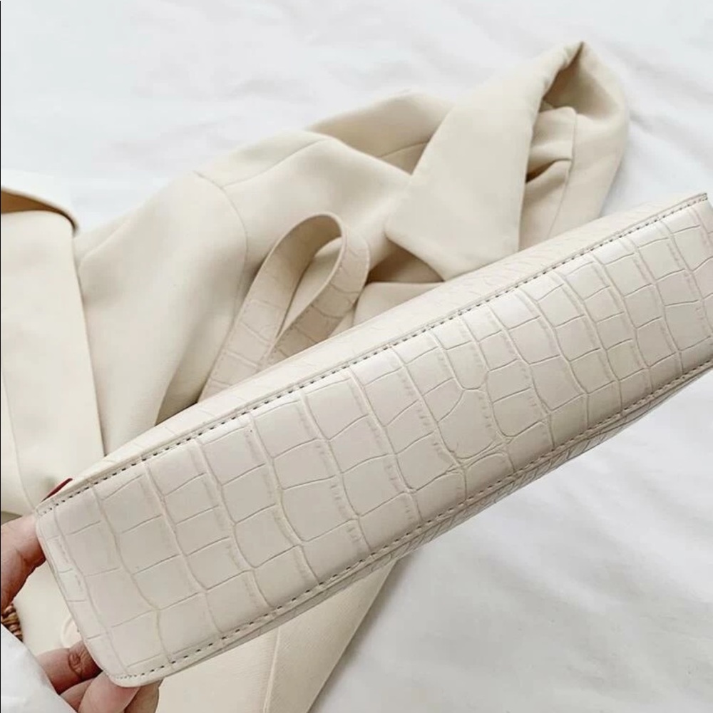 New Croc Embossed Hobo Bag - Picture 3 of 6